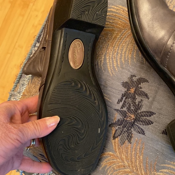 New SIZE 8 Booties in Brown  by Earth Origins all leather - Picture 8 of 9